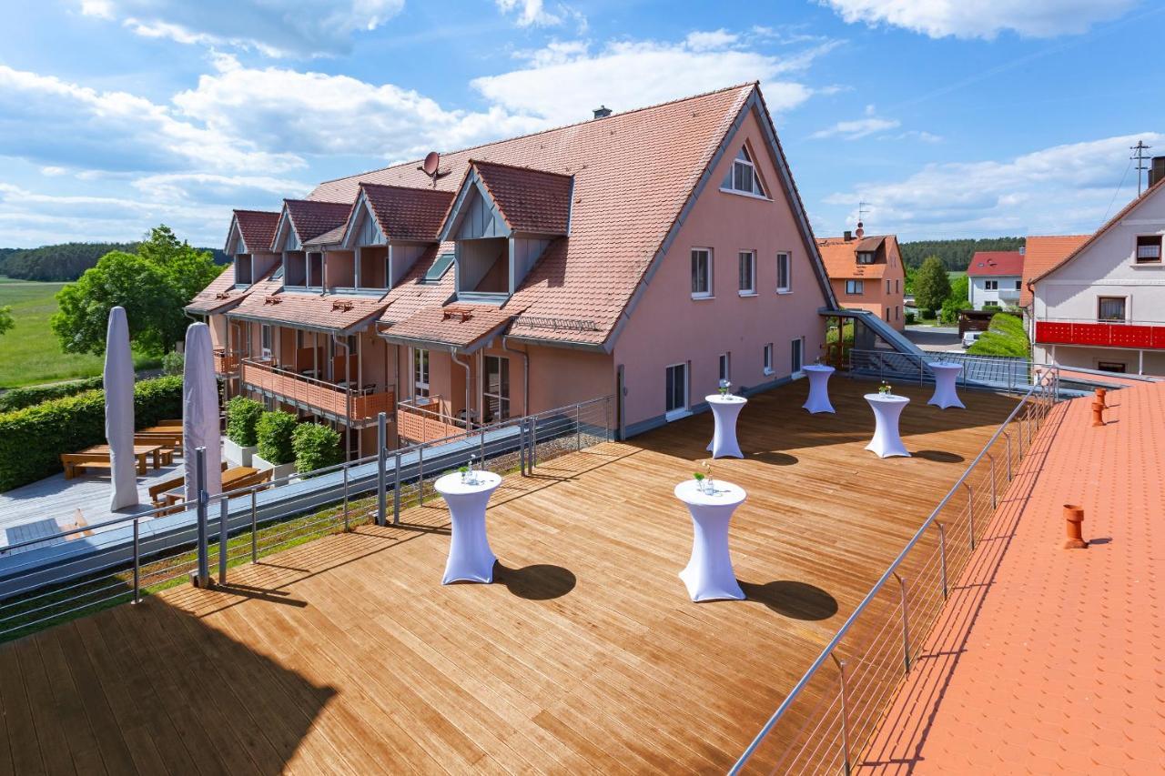 Acantus Hotel Weisendorf Exteriör bild